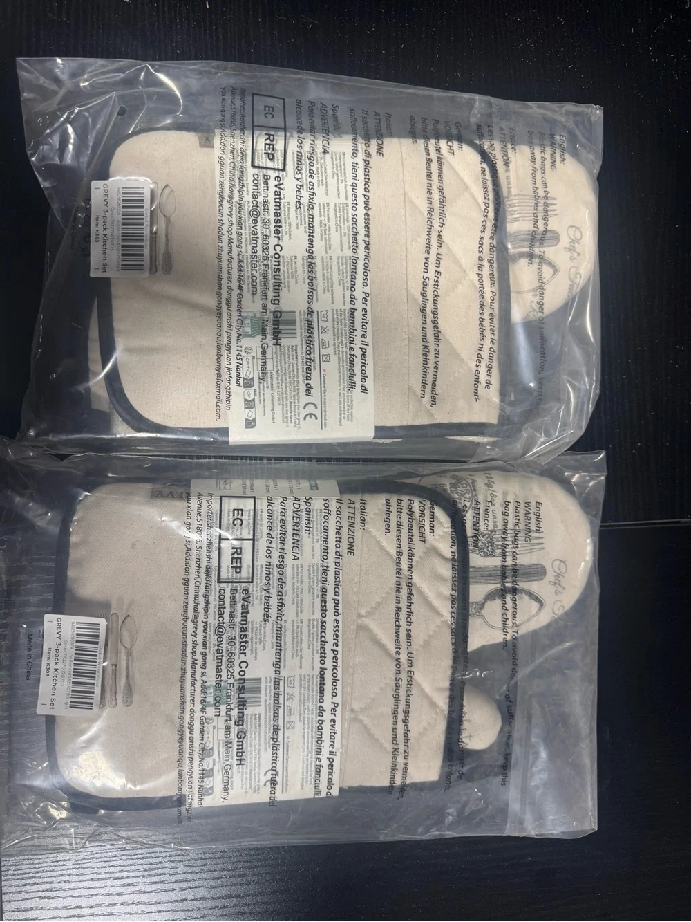 Grevy 1 pair of oven mitts, 2 pot holders and 2 cotton terry tea towels 6 pieces